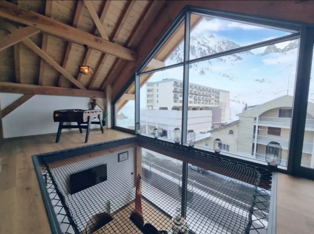 Photo de l'intérieur du chalet.